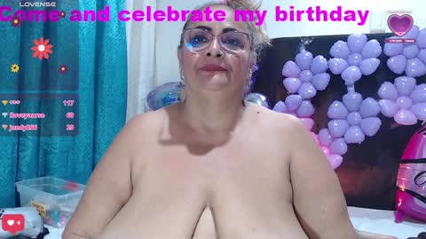 Snapshot of bbwsalome chatting on February 8, 3:19 am Salome online show from February 8, 3:19 am