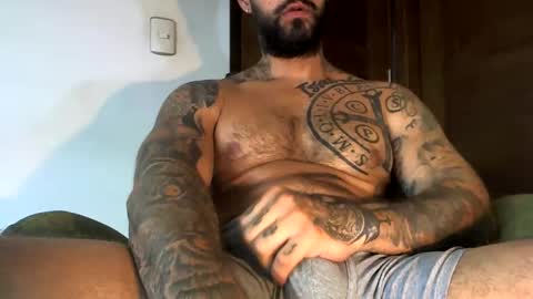 Snapshot of bby044 chatting on December 3, 1:43 pm bby044 online show from December 3, 1:43 pm