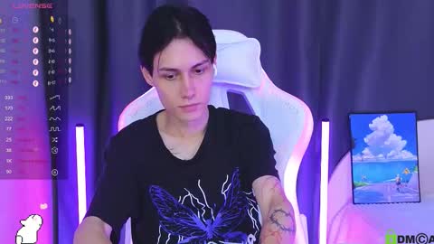 Snapshot of bd_black chatting on October 28, 12:58 am Aiden online show from October 28, 12:58 am