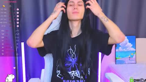 Snapshot of bd_black chatting on December 16, 11:32 pm Aiden online show from December 16, 11:32 pm