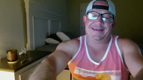 Snapshot of bdon1977 chatting on September 9, 2:33 am bdon1977 online show from September 9, 2:33 am