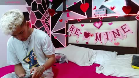 Sara  Juan online show from February 14, 5:09 am