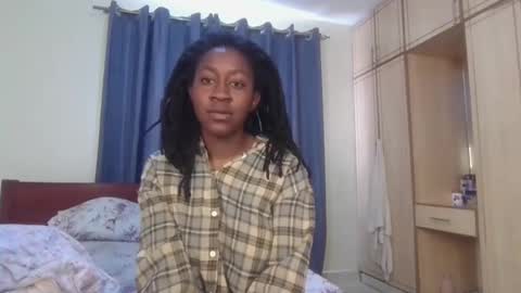 Snapshot of bea_black chatting on December 11, 7:20 am bea online show from December 11, 7:20 am
