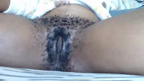 Snapshot of bea_black chatting on February 3, 6:51 am bea online show from February 3, 6:51 am