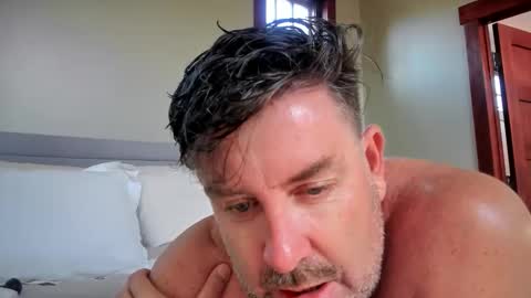 Snapshot of beachboypirate chatting on October 25, 11:10 pm beachboypirate online show from October 25, 11:10 pm