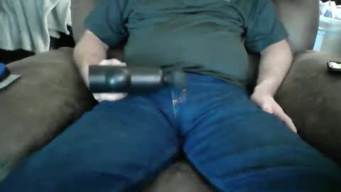 Snapshot of beachguy38 chatting on February 17, 6:15 pm beachguy38 online show from February 17, 6:15 pm