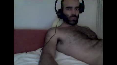 bear14250949 online show from October 31, 4:41 pm