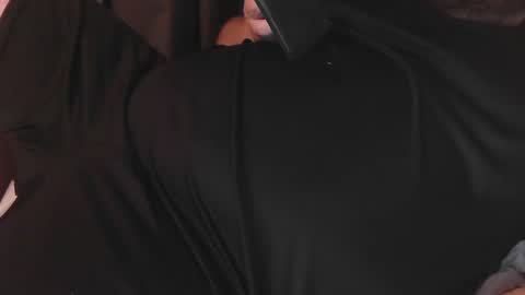 bear_man_oi online show from February 5, 2:59 pm