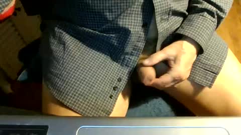 Snapshot of beara_cuda chatting on February 18, 5:47 am beara_cuda online show from February 18, 5:47 am