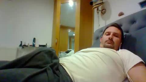bearboudior online show from May 8, 1:38 pm