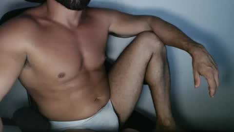 Snapshot of beard_top_guy chatting on February 13, 2:12 am Beard Guy online show from February 13, 2:12 am