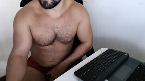 Snapshot of beard_top_guy chatting on September 15, 12:27 pm Beard Guy online show from September 15, 12:27 pm