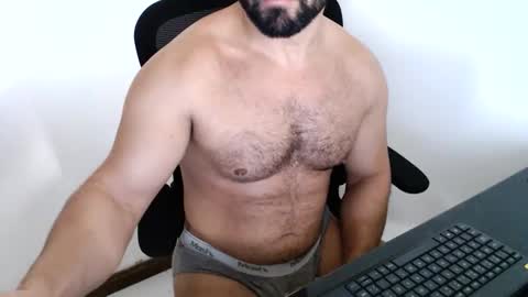 Snapshot of beard_top_guy chatting on October 17, 2:52 pm Beard Guy online show from October 17, 2:52 pm