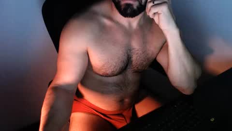 Snapshot of beard_top_guy chatting on October 21, 10:27 am Beard Guy online show from October 21, 10:27 am