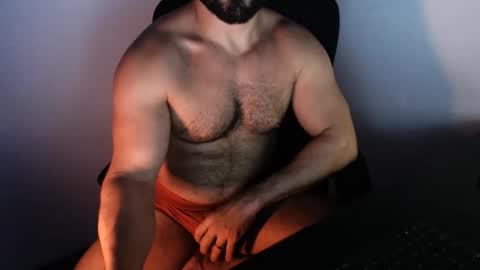 Snapshot of beard_top_guy chatting on October 21, 10:32 pm Beard Guy online show from October 21, 10:32 pm