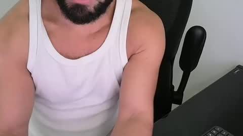 Beard Guy online show from May 28, 2:25 pm