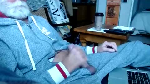 Snapshot of beardbushy chatting on December 27, 3:15 pm beardbushy online show from December 27, 3:15 pm