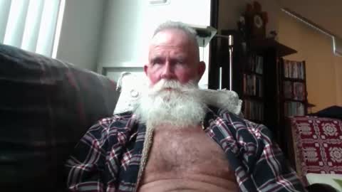 Snapshot of beardbushy chatting on November 3, 4:41 pm beardbushy online show from November 3, 4:41 pm
