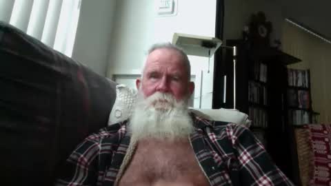 beardbushy online show from January 14, 6:13 pm