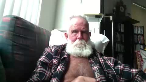 beardbushy online show from March 15, 3:40 pm