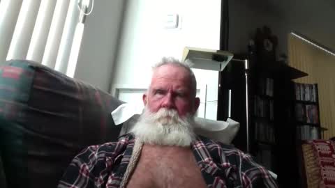 beardbushy online show from March 29, 5:46 pm