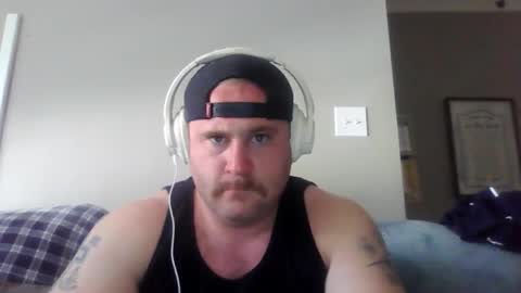 Snapshot of bearded4urpleasure chatting on April 14, 9:21 pm bearded4urpleasure online show from April 14, 9:21 pm