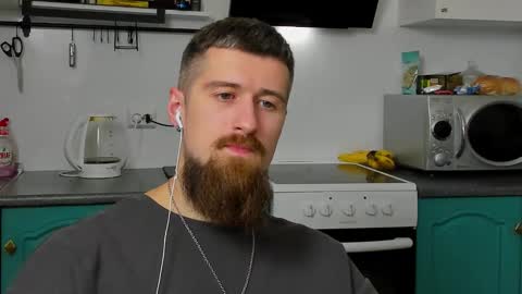 Snapshot of bearded_legend chatting on October 17, 7:16 pm Zeus online show from October 17, 7:16 pm