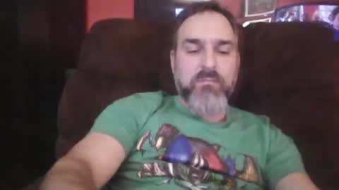 Snapshot of beardedambition chatting on December 15, 3:56 am beardedambition online show from December 15, 3:56 am