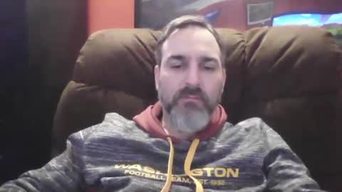 Snapshot of beardedambition chatting on January 4, 4:32 pm beardedambition online show from January 4, 4:32 pm