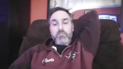 Snapshot of beardedambition chatting on March 12, 11:01 pm beardedambition online show from March 12, 11:01 pm