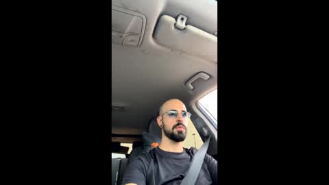 Snapshot of beardedbaldy_09 chatting on October 9, 9:51 am Ask me online show from October 9, 9:51 am