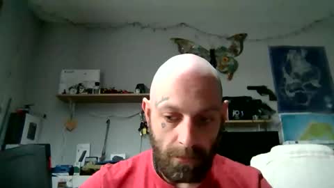 Snapshot of beardednjuicycock chatting on April 14, 6:41 am beardednjuicycock online show from April 14, 6:41 am