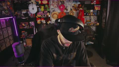 Snapshot of beastbxy chatting on September 22, 5:59 pm beast bxy online show from September 22, 5:59 pm