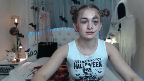 Snapshot of beataangel chatting on October 31, 8:15 am beataangel online show from October 31, 8:15 am