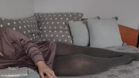 Snapshot of beatrice26 chatting on January 12, 10:56 am beatrice26 online show from January 12, 10:56 am