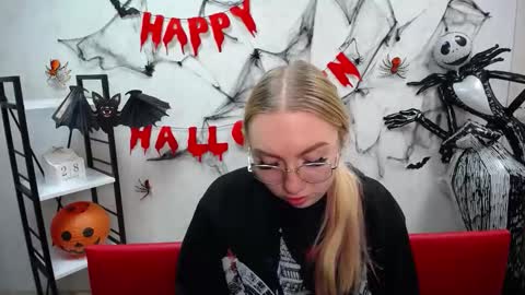 BeatriceFlyy online show from October 29, 1:02 pm