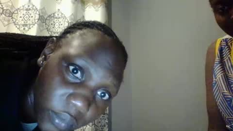 Snapshot of beautie699392 chatting on February 23, 9:59 pm Lil stunner online show from February 23, 9:59 pm