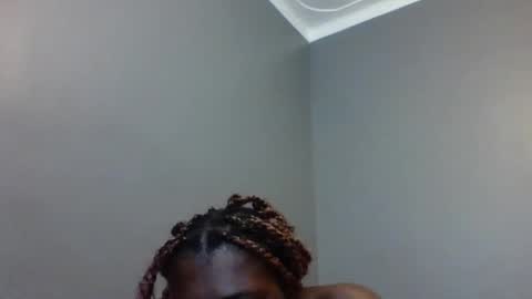 Snapshot of beautie699392 chatting on March 11, 6:43 am Lil stunner online show from March 11, 6:43 am