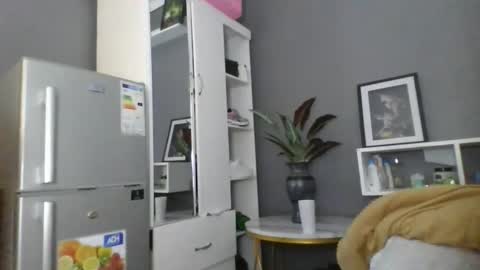 Snapshot of beautie699392 chatting on September 28, 7:58 am Lil stunner online show from September 28, 7:58 am