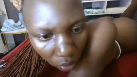 Snapshot of beautie699392 chatting on November 8, 9:24 pm Lil stunner online show from November 8, 9:24 pm