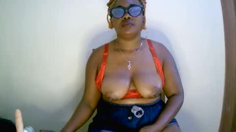 beautifulpeach2 online show from February 5, 7:29 am