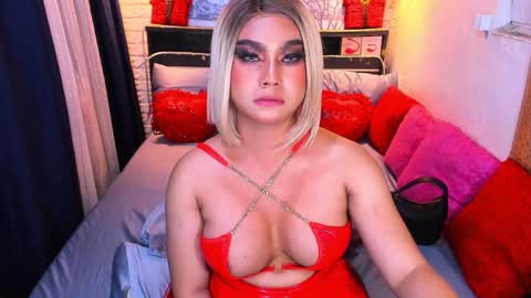 Queen Alexa online show from December 11, 3:37 pm