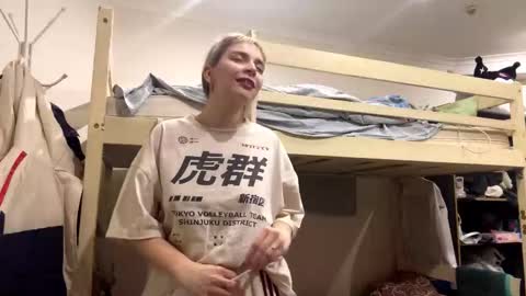 Snapshot of beautifultips chatting on February 28, 5:14 pm Mia online show from February 28, 5:14 pm