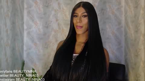 Snapshot of beauty_nina chatting on November 16, 2:11 pm beauty_nina online show from November 16, 2:11 pm