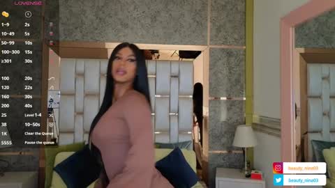 beauty_nina online show from May 30, 1:30 pm