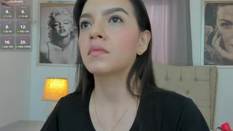 Snapshot of beautyari_ chatting on May 13, 12:24 pm Ariana Reyes online show from May 13, 12:24 pm