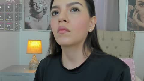 Snapshot of beautyari_ chatting on May 22, 12:22 pm Ariana Reyes online show from May 22, 12:22 pm