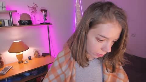 Snapshot of beautyeliise chatting on December 3, 11:01 am Eliise online show from December 3, 11:01 am