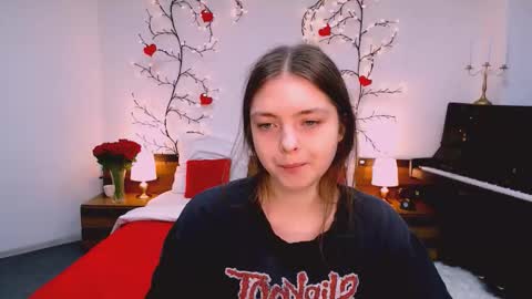 Gloria online show from December 15, 9:02 am