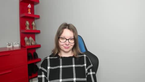 Zoe online show from March 6, 7:49 am